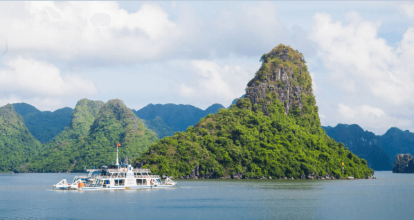 Ferry to reach Cat Ba island : two most convenient routes for tourists